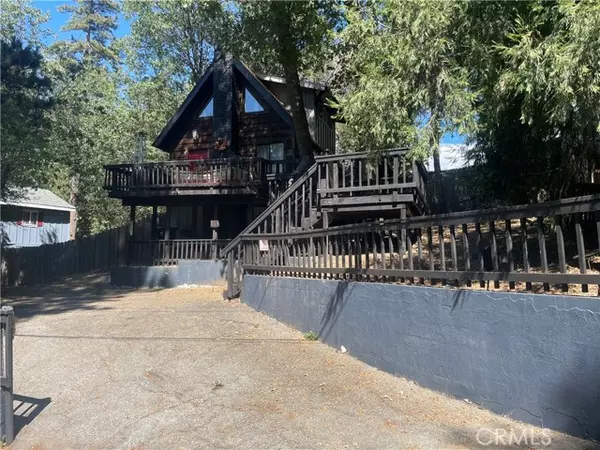 467 Boothe LN, Crestline, CA 92325