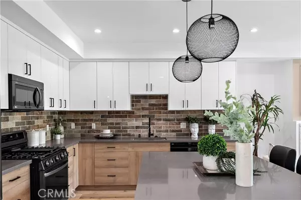 Valley Village, CA 91607,11860 W Flower