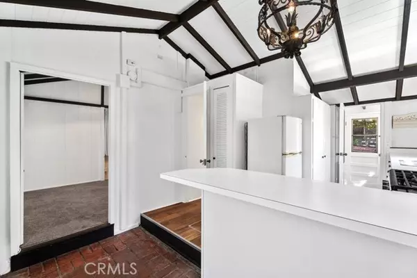 Laguna Beach, CA 92651,596 Oak ST