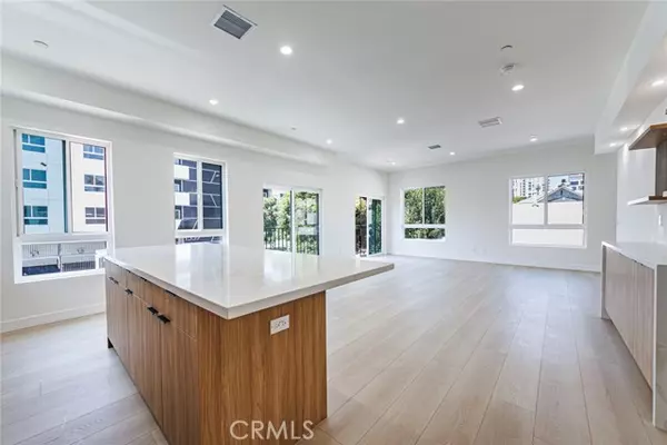 Hollywood, CA 90028,1332 1/2 Tamarind Ave