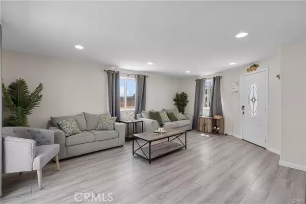 48240 90th ST, Lancaster, CA 93536