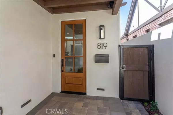 Burbank, CA 91506,819 N Fairview ST