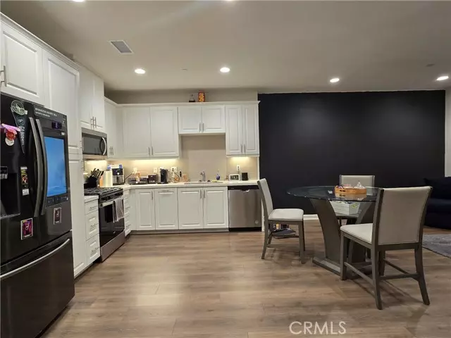 Ontario, CA 91761,3691 E Moonlight 74