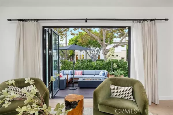 Los Angeles, CA 90046,800 N Formosa