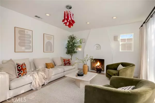 Los Angeles, CA 90046,800 N Formosa