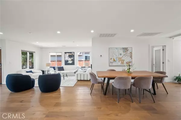 Encino, CA 91316,17642 Calvert ST