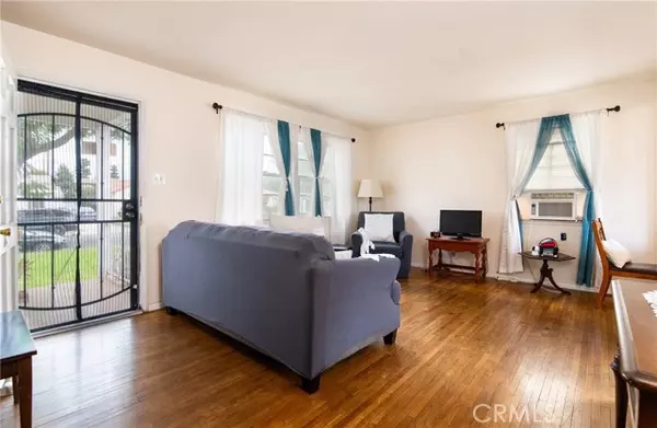 Pico Rivera, CA 90660,7645 Manzanar