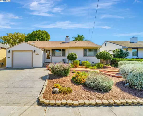 San Lorenzo, CA 94580,17316 Via Flores