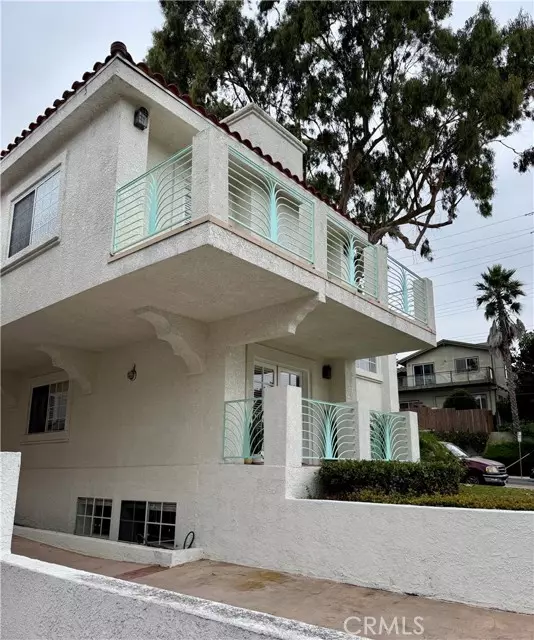 Redondo Beach, CA 90277,908 Cardelian ST