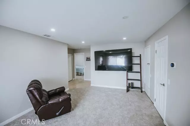 1554 Border AVE G, Corona, CA 92882