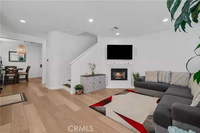 Saugus, CA 91350,19415 Opal