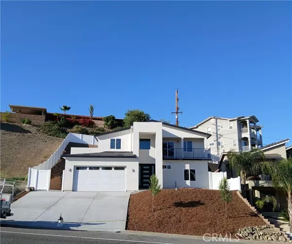 29180 Vacation DR, Canyon Lake, CA 92587