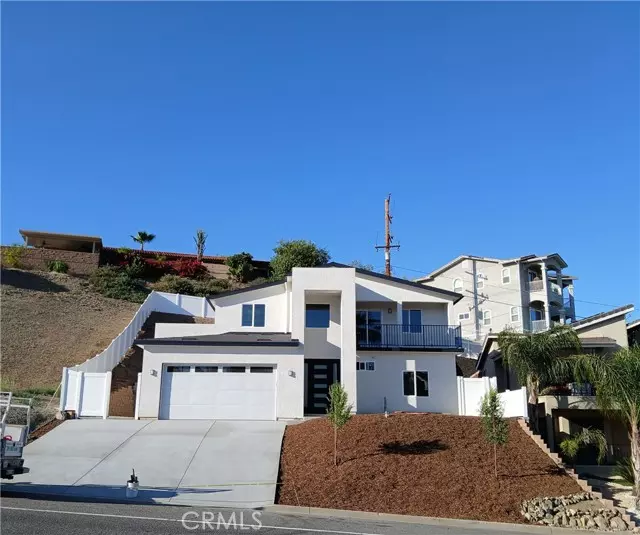 29180 Vacation DR, Canyon Lake, CA 92587