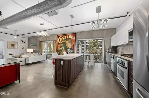 645 W 9th ST 200, Los Angeles, CA 90015