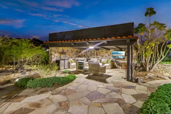 Vista, CA 92084,2073 Elevado Rd