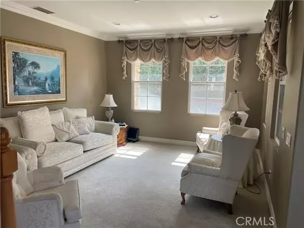 Signal Hill, CA 90755,2205 Starlight LN