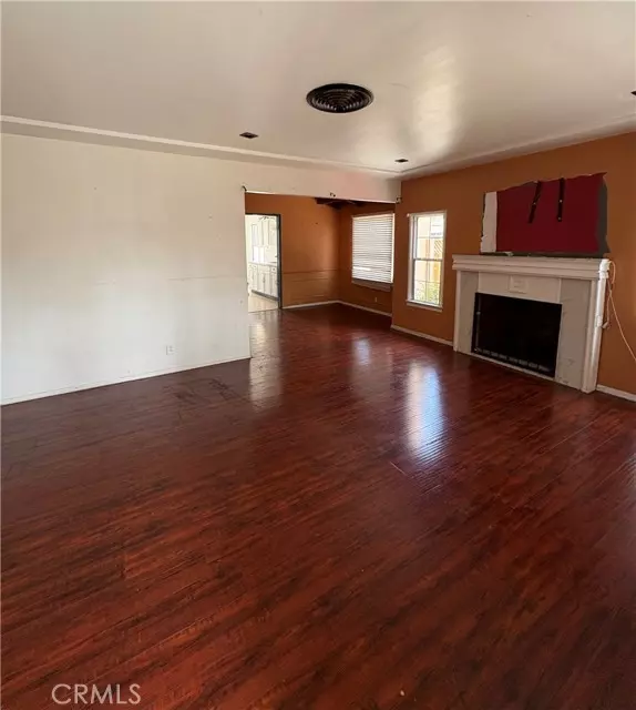 Van Nuys, CA 91406,15445 Archwood ST