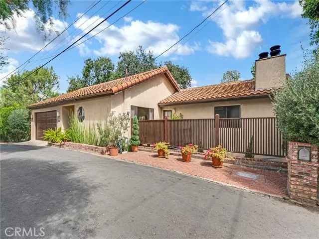 4322 Rosario RD, Woodland Hills, CA 91364