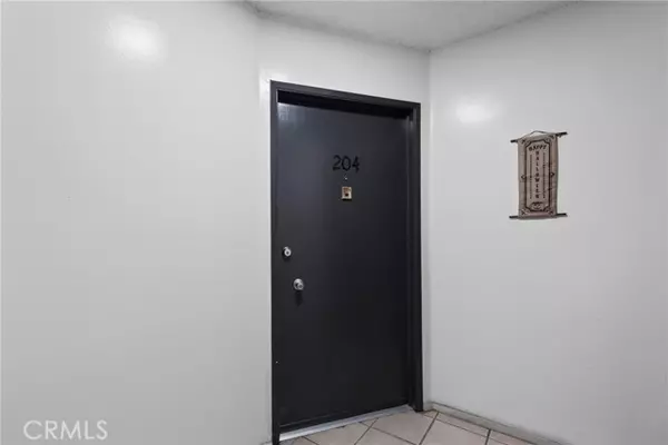 North Hollywood, CA 91601,5726 Camellia Ave 204