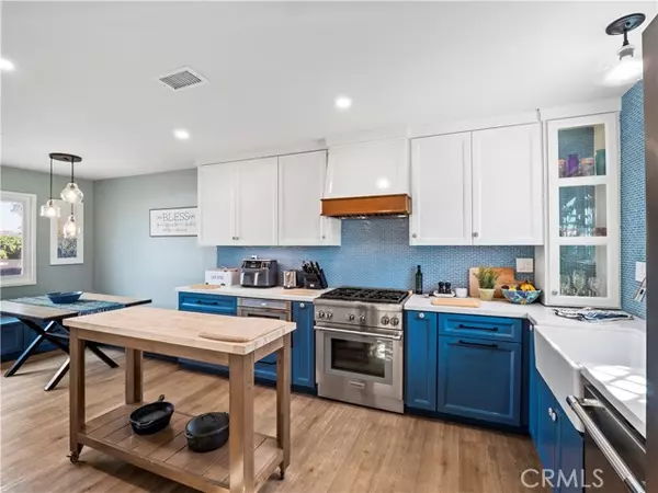 Castaic, CA 91384,31512 Karena