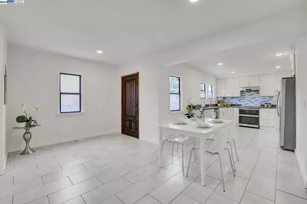 Alameda, CA 94502,127 Maitland Dr