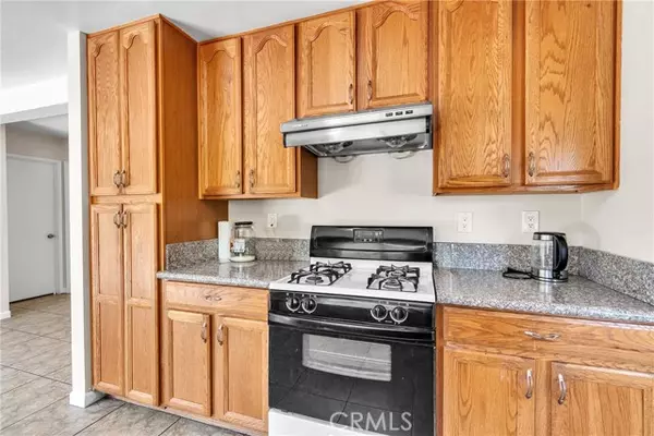 Fontana, CA 92336,17571 Shamrock