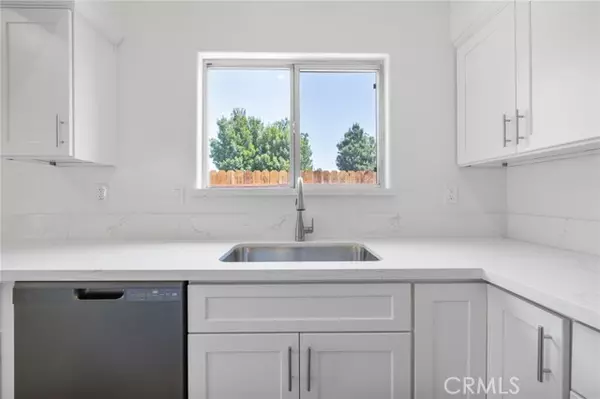Bakersfield, CA 93313,5603 Pine Canyon DR