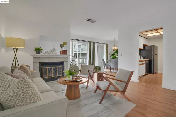 2709 Oak Rd H, Walnut Creek, CA 94597