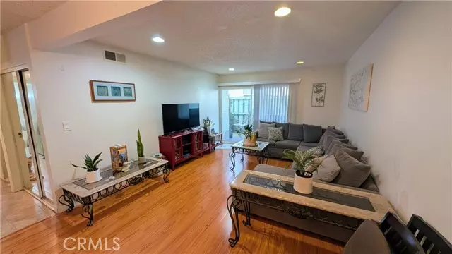 18620 Hatteras 137, Tarzana, CA 91356
