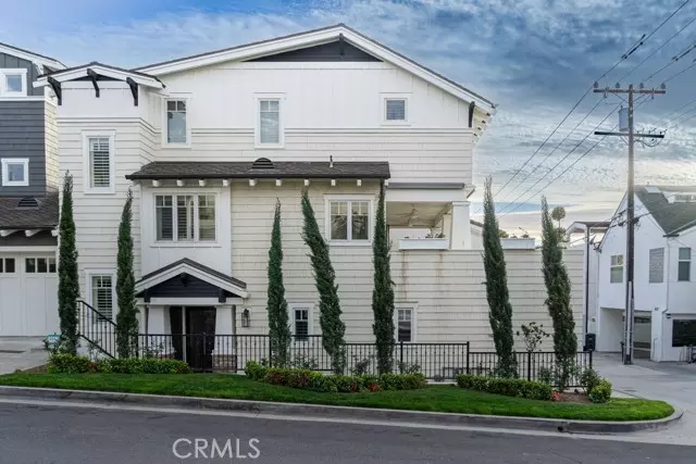 Corona Del Mar, CA 92625,3731 4th AVE