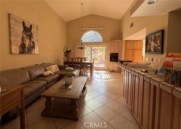 Long Beach, CA 90815,715 N Lariat