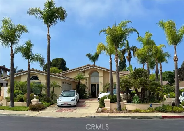 Long Beach, CA 90815,715 N Lariat