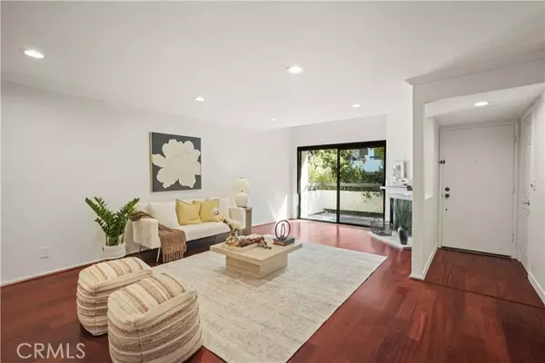 Woodland Hills, CA 91367,21620 Burbank 22