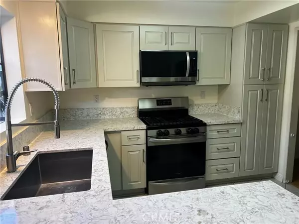 Northridge, CA 91325,10241 White Oak Ave 3