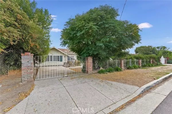 Canoga Park, CA 91304,21126 Bryant