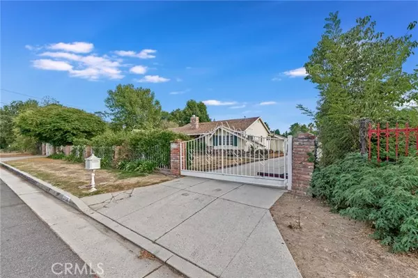 Canoga Park, CA 91304,21126 Bryant