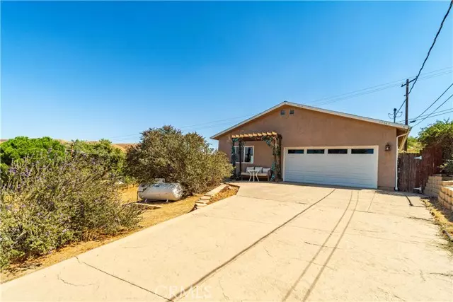 42846 Montello DR, Lake Elizabeth, CA 93532