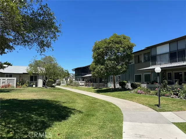 13330 Del Monte 10R, Seal Beach, CA 90740