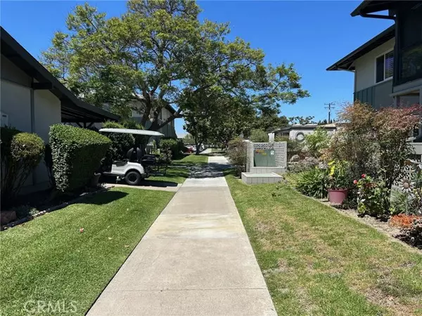 Seal Beach, CA 90740,13330 Del Monte 10R