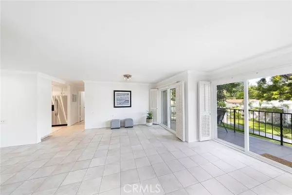 Laguna Woods, CA 92637,2370 Via Mariposa 1B