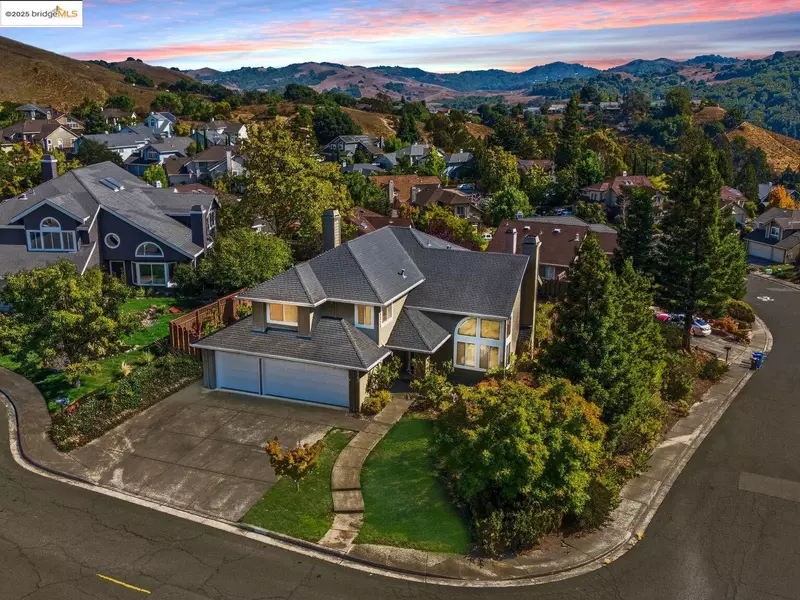 2700 Carmen Ct, Pinole, CA 94564