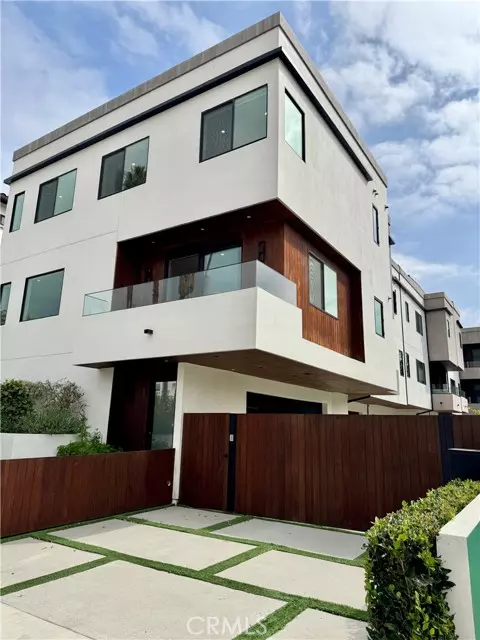 Studio City, CA 91604,4336 N Serene PL