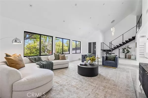 Tarzana, CA 91356,20101 Greenbriar DR