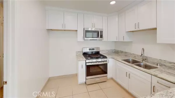 16552 Goldenwest 2, Huntington Beach, CA 92647