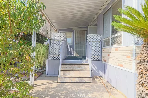 Santa Ana, CA 92703,323 N Euclid Street 99