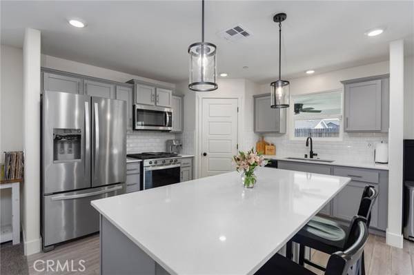 10107 Estacada AVE, Bakersfield, CA 93311