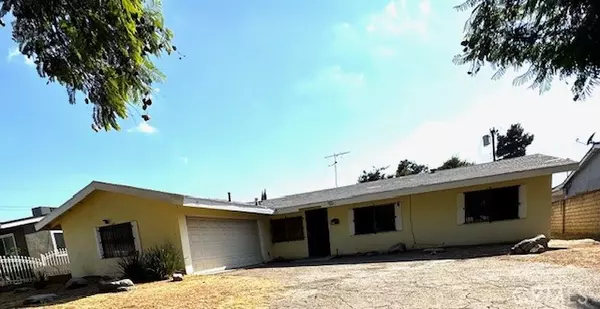 11377 Gladstone Ave,  Sylmar,  CA 91342