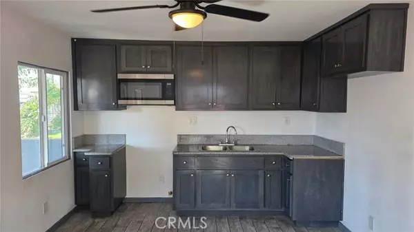 Los Angeles, CA 90001,7114 7116 Miramonte Blvd