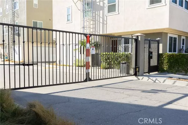 Sylmar, CA 91342,13219 Shaw LN