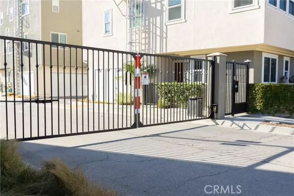 Sylmar, CA 91342,13219 Shaw LN